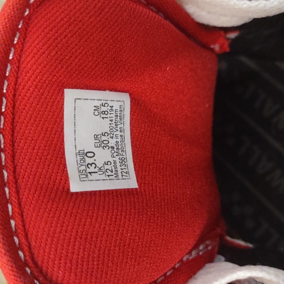 USED VANS LOW TOP TIE UP SHOE KIDS SIZE 13 COLOR RED HAS WEAR SEE ALL PHOTOS - Picture 8 of 10